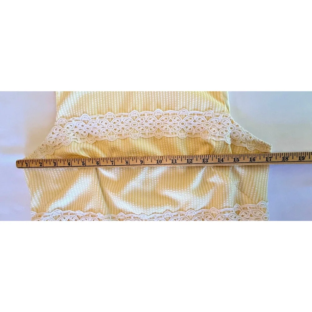 London Times Yellow Seersucker Dress Size 8 Sleeveless Lace Detail Shift Resort - Picture 4 of 8